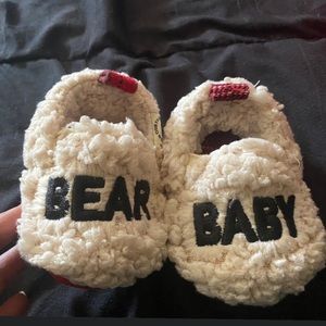 BRAND NEW cozy baby bear slippers ❤️